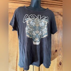 LOVE Tiger tee Med